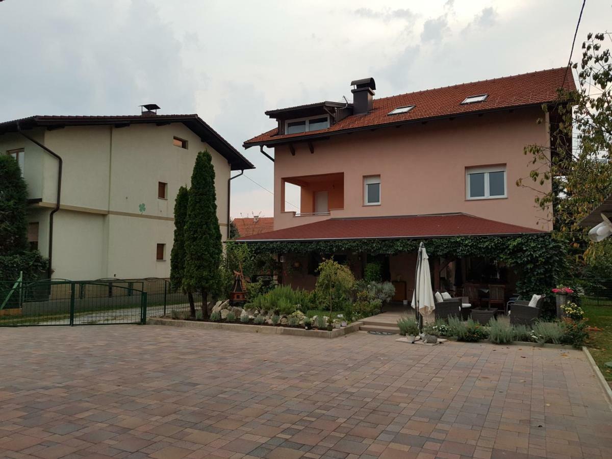 A&T Apartment Zaprešić Exteriör bild